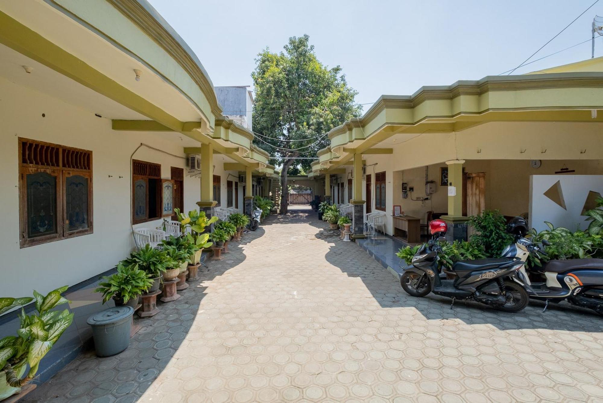 Reddoorz Syariah At Jalan Sunan Giri Tuban Tuban  Kültér fotó