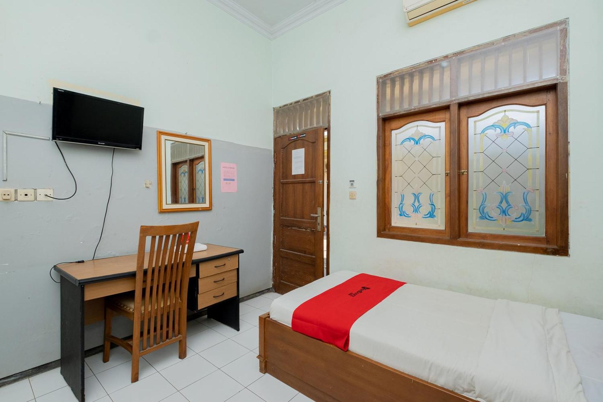 Reddoorz Syariah At Jalan Sunan Giri Tuban Hotel Tuban  Kültér fotó