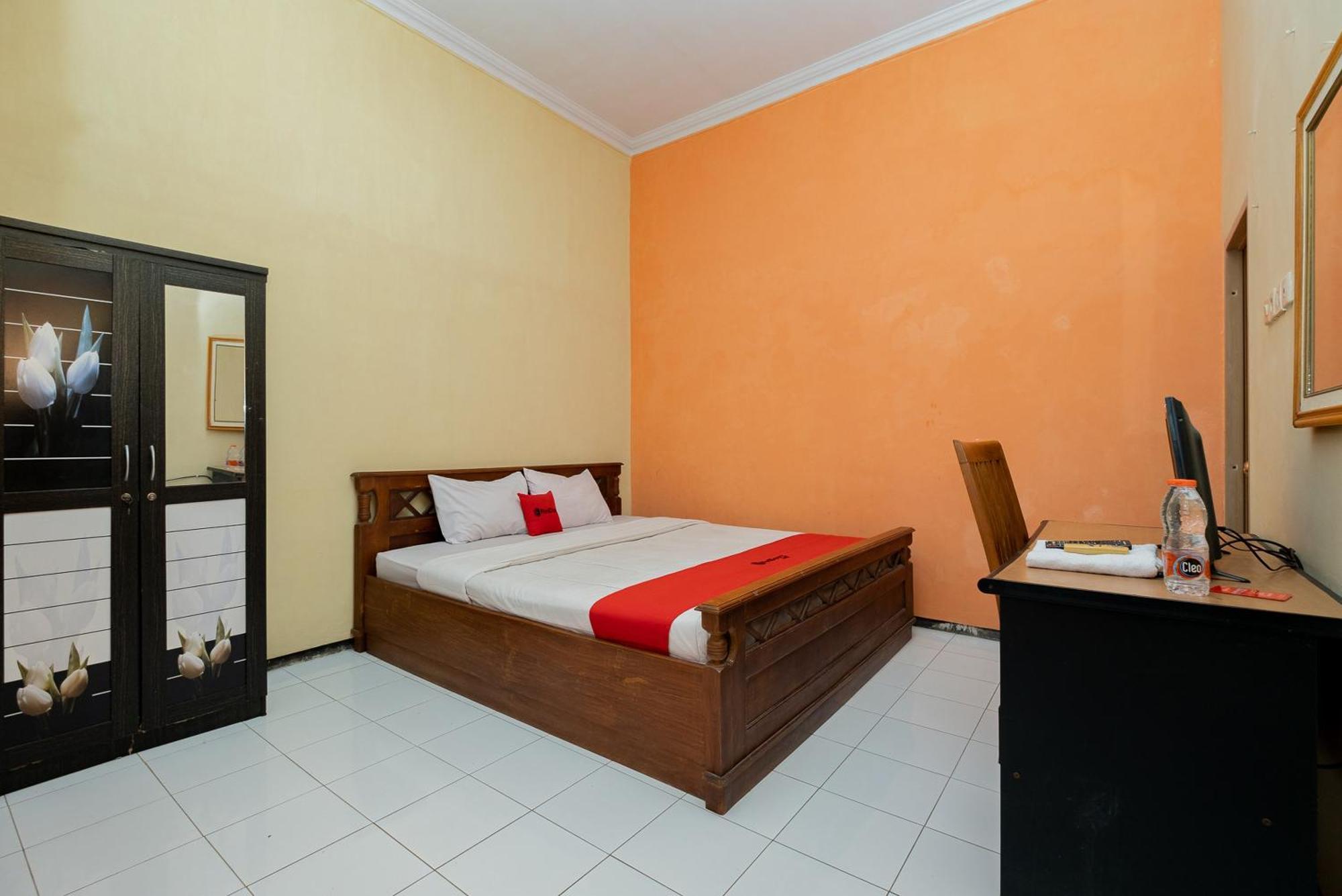 Reddoorz Syariah At Jalan Sunan Giri Tuban Hotel Tuban  Kültér fotó