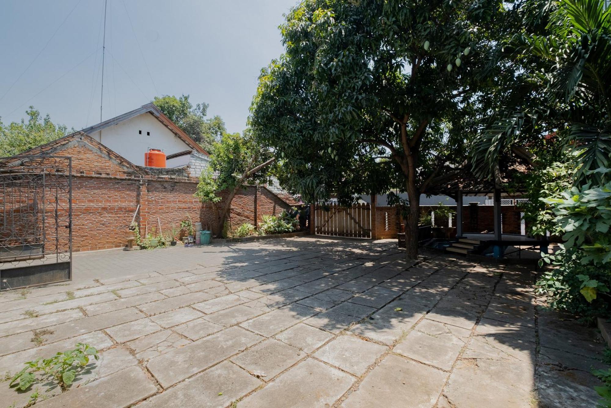 Reddoorz Syariah At Jalan Sunan Giri Tuban Tuban  Kültér fotó