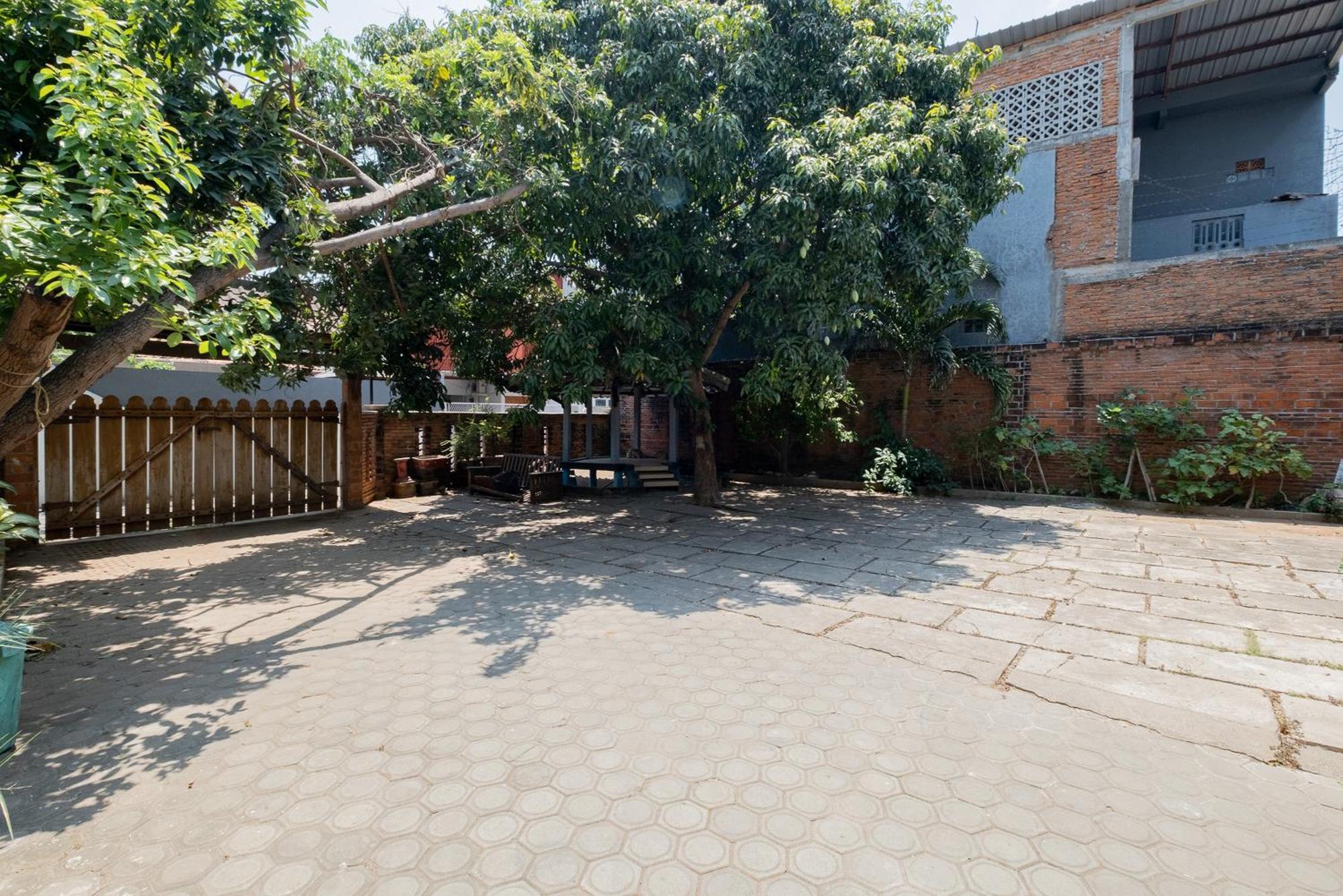 Reddoorz Syariah At Jalan Sunan Giri Tuban Tuban  Kültér fotó